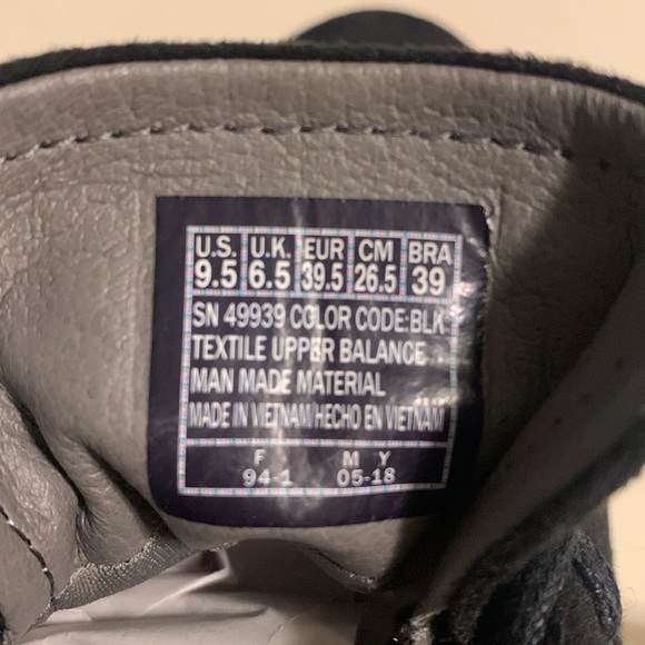 Sketchers Women’s Embroidered Sneakers - Picture 6 of 9